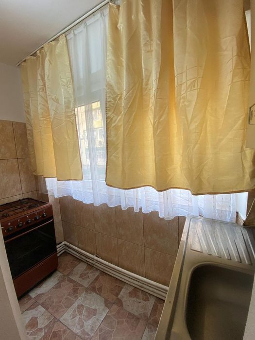 Închiriez apartament cu o camera