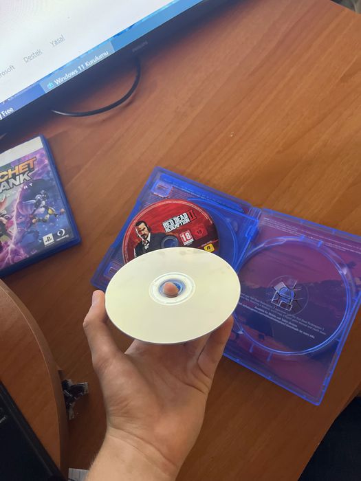Read Dead Redemption 2 PS4/5