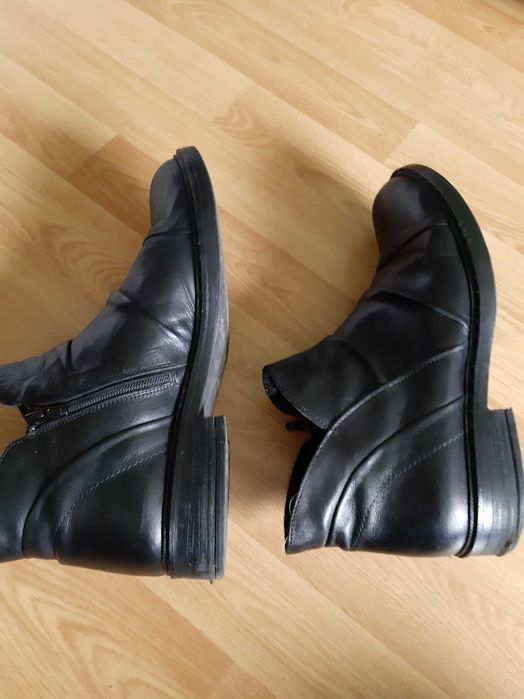 Боти от естествена кожа