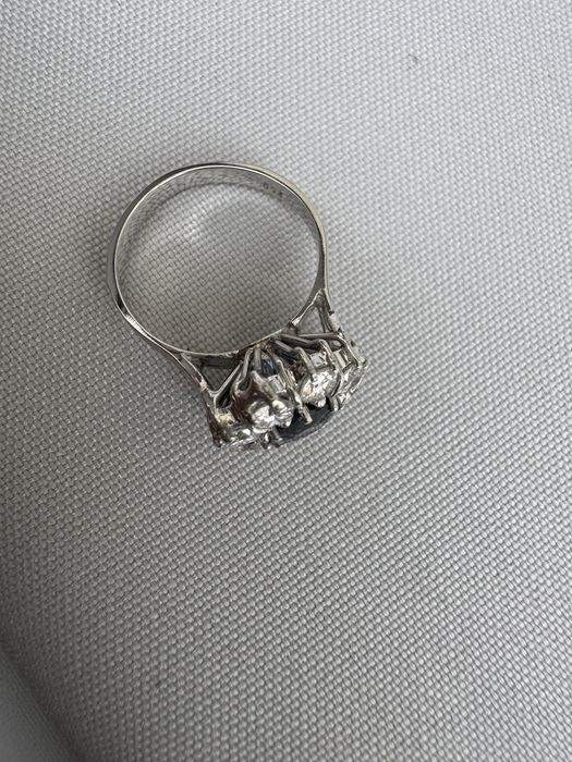 Inel din aur alb, safir si diamnate