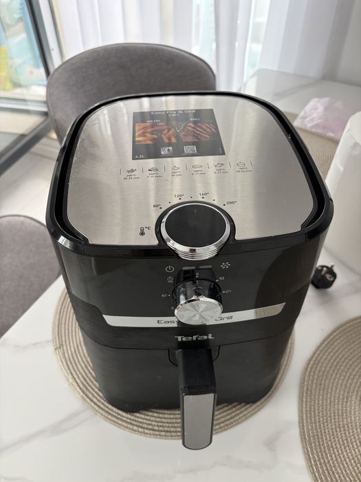 Air fryer tefal in stare foarte buna