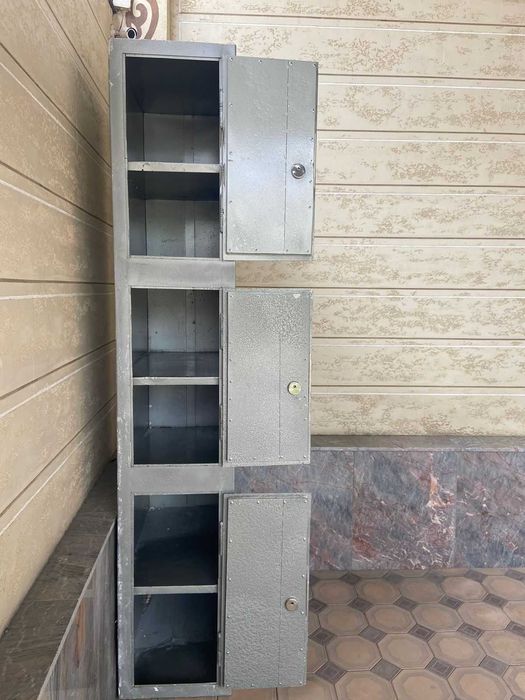 Трехкамерный офисный сейф