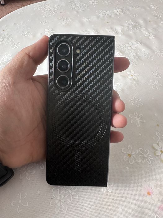 Продам Z FOLD 5 на 512г. Состояние 10/10