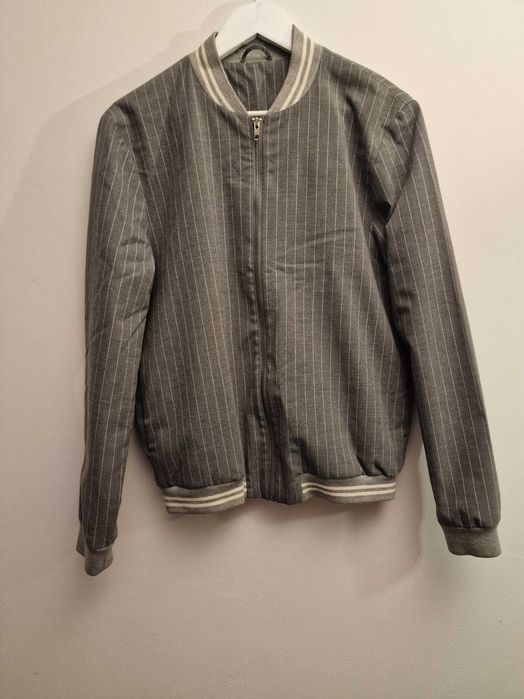 Bluză casual gri cu dungi albe