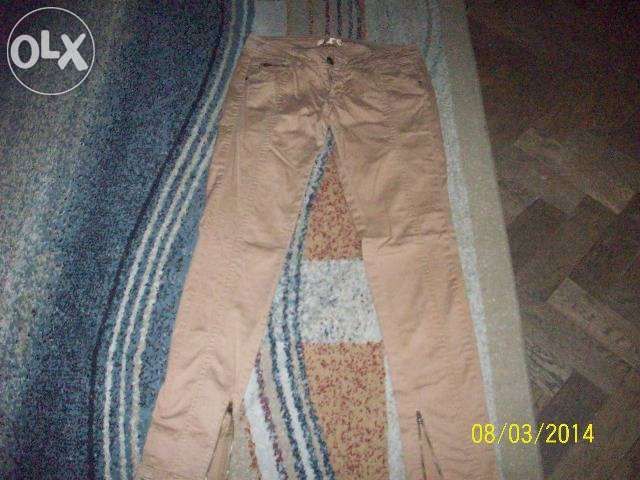 vand pantaloni BERSHKA fashion noi.produs de calitate,import Anglia,M