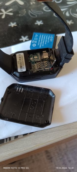 Продавам нов смарт часовник .