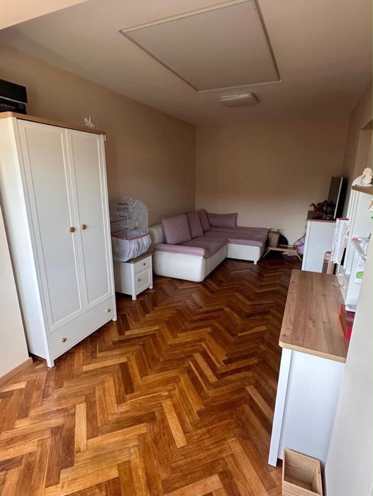 Vand apartament 3 camere in Brad, recent renovat