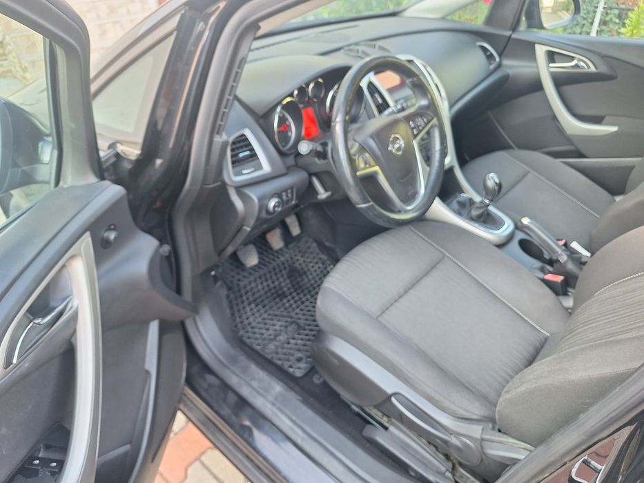 Opel astra 2011 proprietar