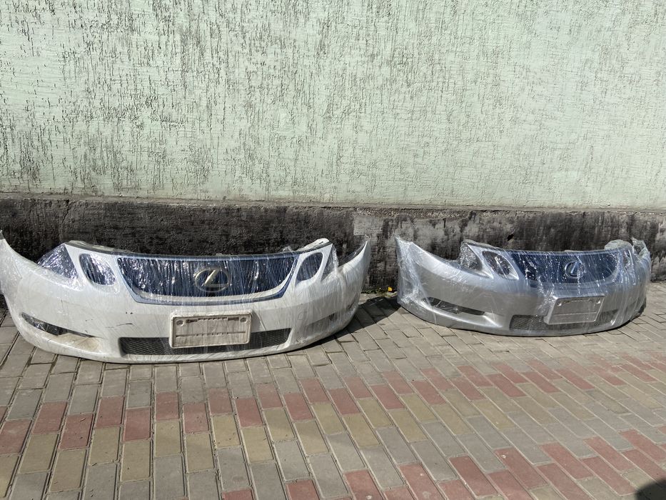 Бампер , туманка lexus