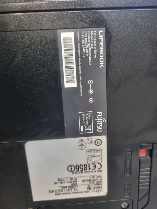 Laptop Fujitsu AH531 Intel I3, functionabil