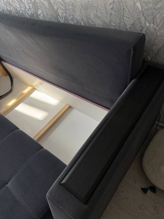 Продаю диван состояние отличное