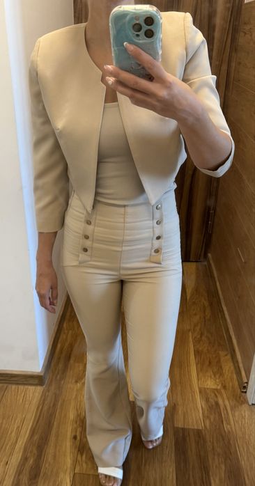 Сет панталон и късо сако Junona