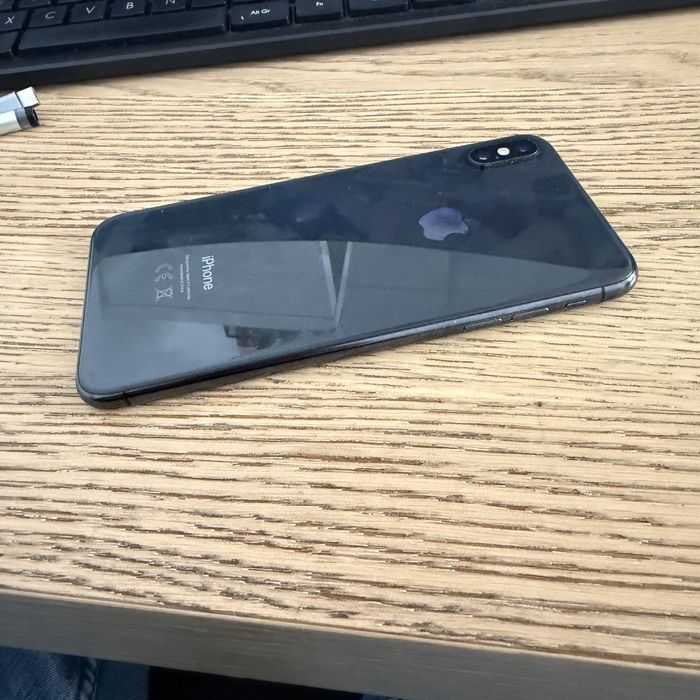 Iphone xs max,arata foarte bine