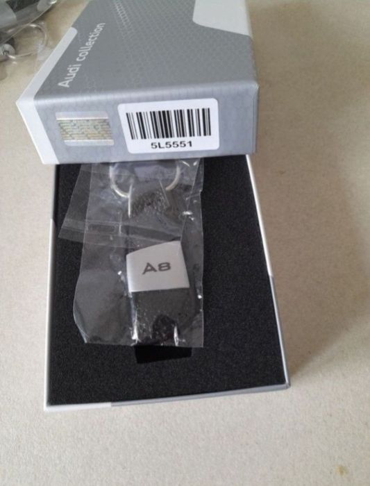 breloc piele original audi a1 a2 a3 a4 a5 a6 a7 a8 q1 q2 q3 q5 q7 q8