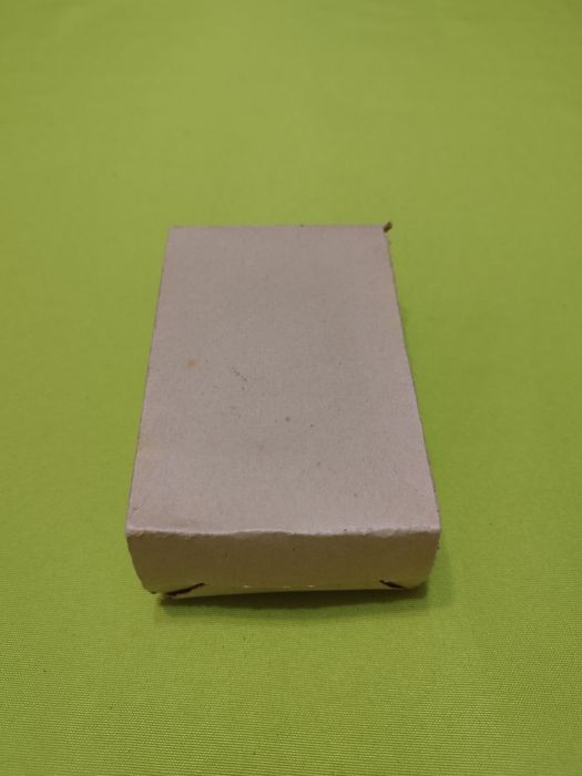 Продавам два фенера.