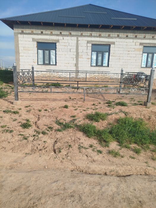 Тапчан сатылады.