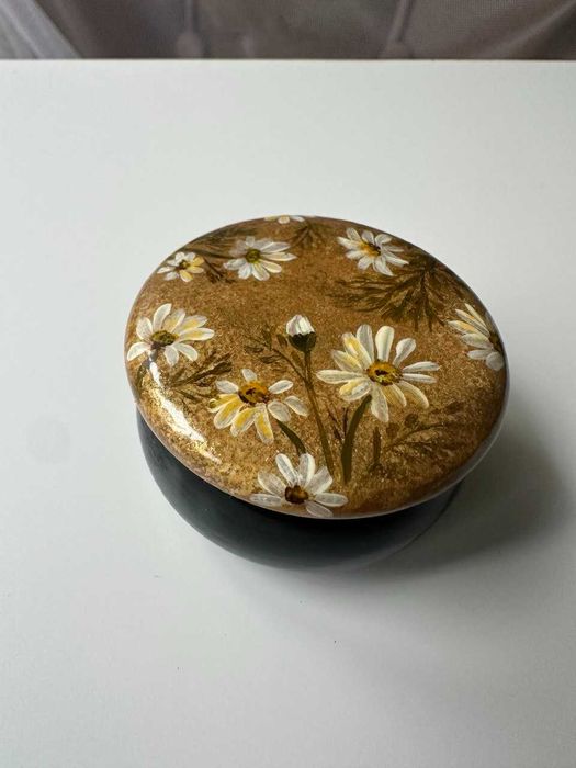 Дървена кутия за бижута