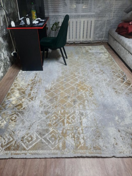 Продам палас в хорошем состоянии