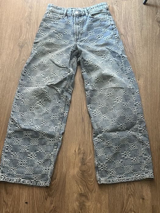 Bershka jeans.