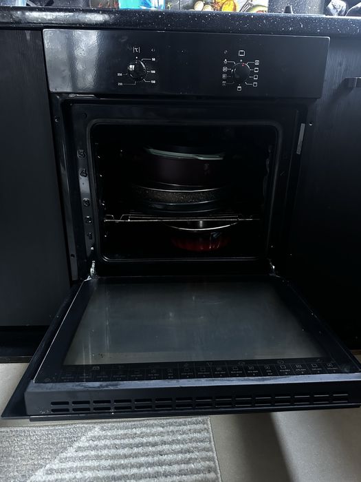 Фурна за вграждане и котлони LOGIK