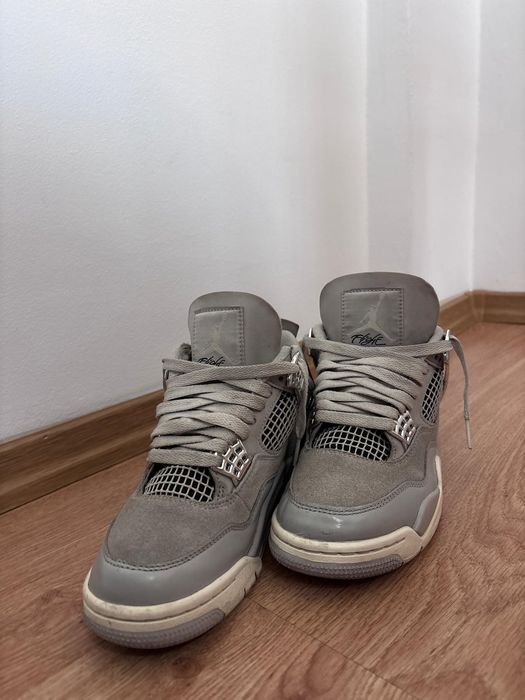 Adidași Jordan 4