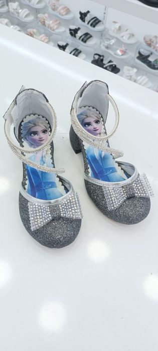 Официални обувки на токче с Елза и Ана