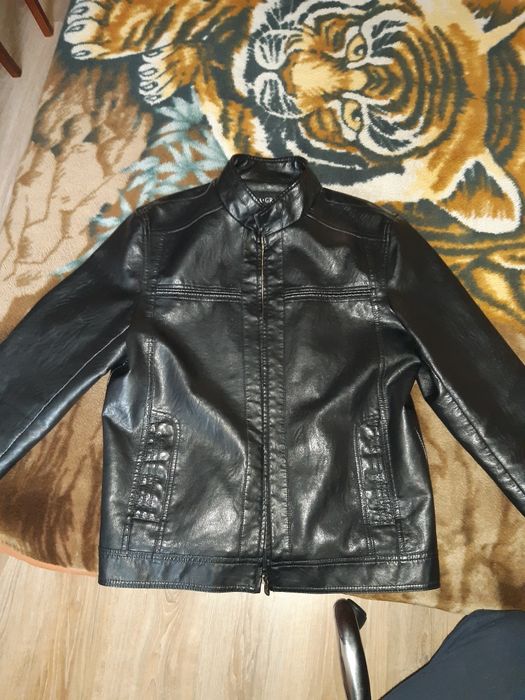 Продам новую кожаную куртку по низкой