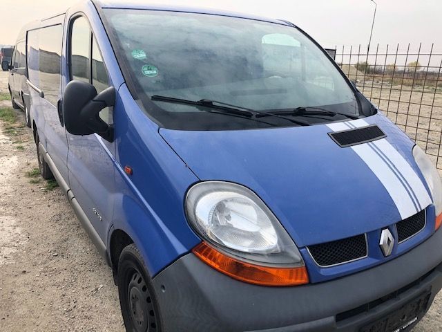Dezmembrez Renault Trafic 1,9 diesel 100dci