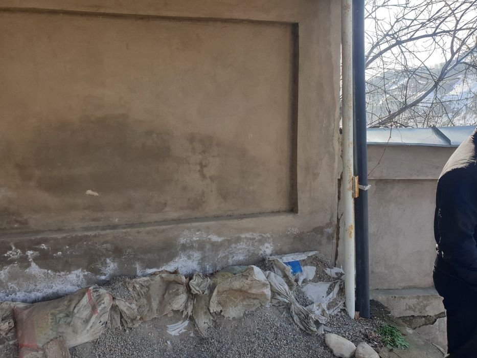 Продается участок Чарвак Хумсан рядом с речкой Угам 16 соток