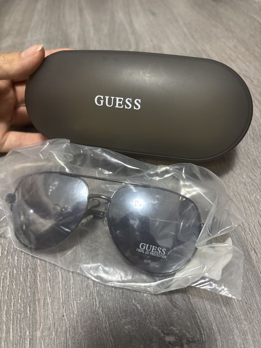 Ochelari de soare Guess