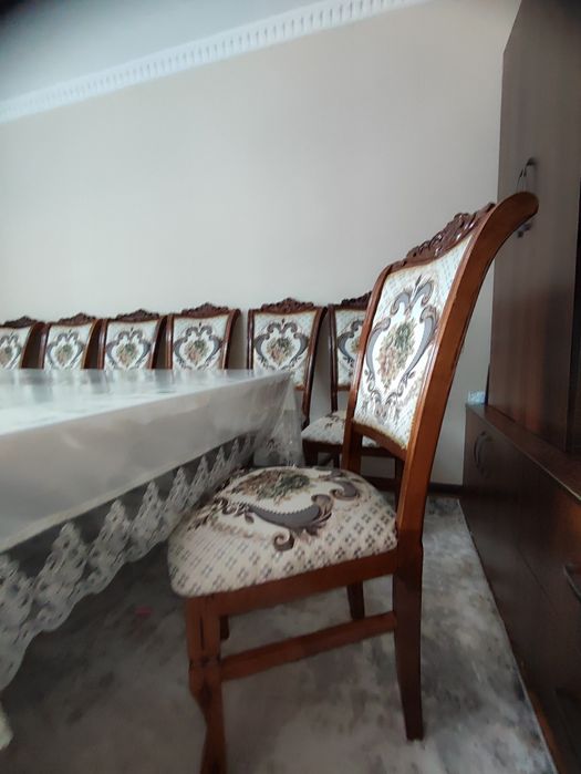 Stol stul sotiladi, Продается 12 стульев и стол комплект в отличном со