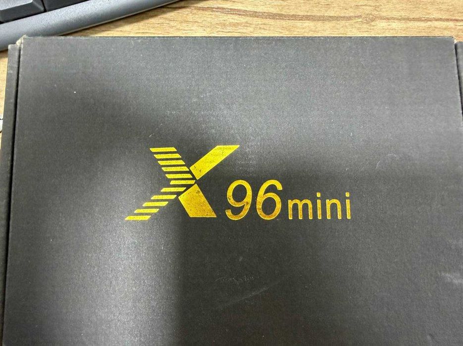 Продаю ТВ-приставку X96 Mini которая превращает телевизор в Smart TV