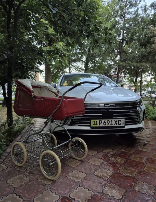 Продам раритетную детскую коляску
