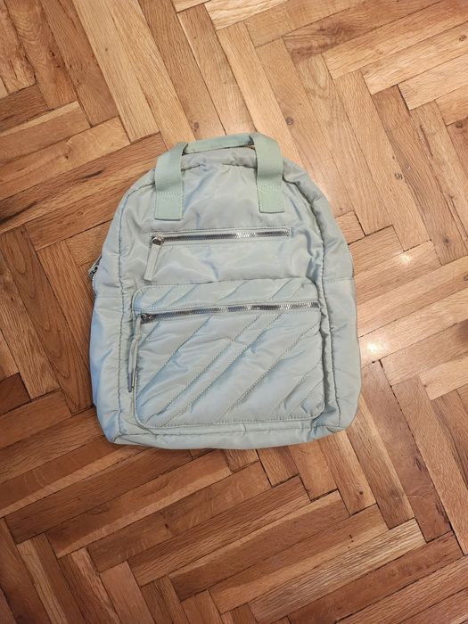 Естествена кожа и велур.