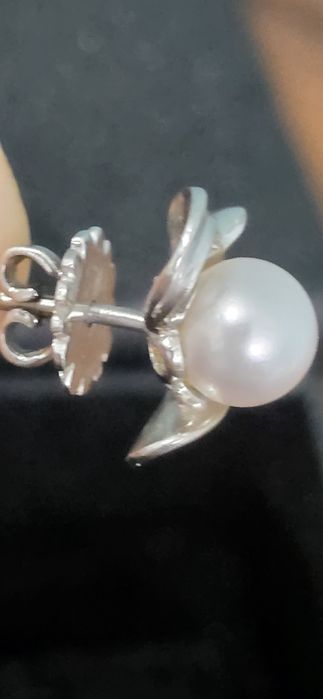 Продам серьги с жемчугом