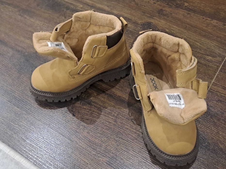 Балалрға арналған етік сатылады