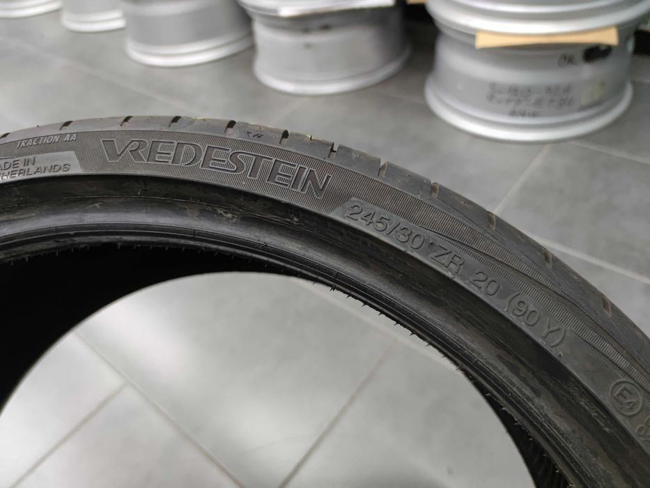 1бр Почти Нова Лятна Гума 245 30 20 - Vredestein - DOT 2022