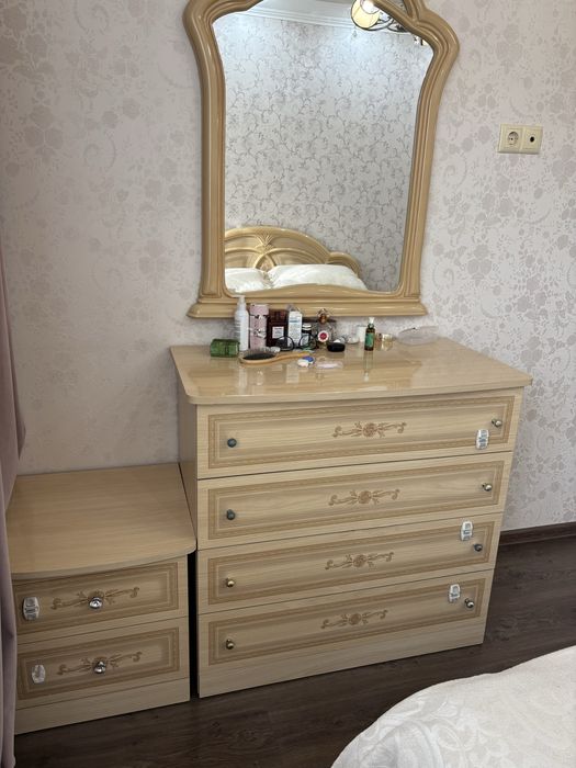 Спальный гарнитур