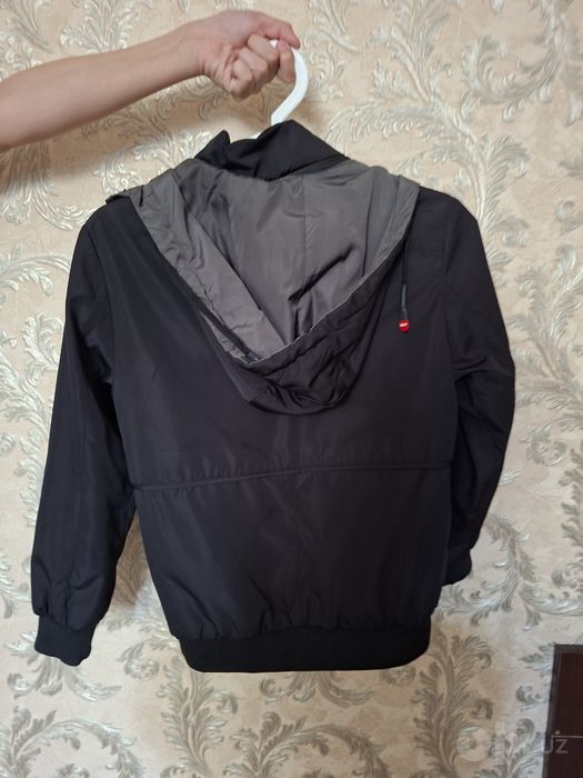 Куртка supreme .