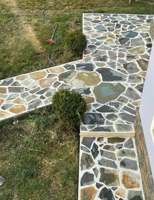 Vând piatră și montez