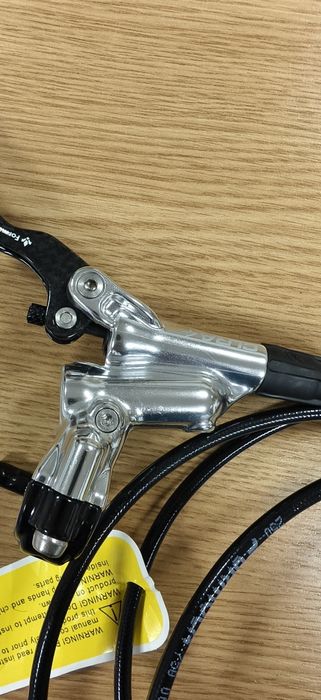 Спирачки FORMULA CURA 4 PM Polish 4-ри бутални предни лост carbon