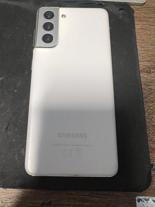 Samsung s21 256Gb счупен дисплей