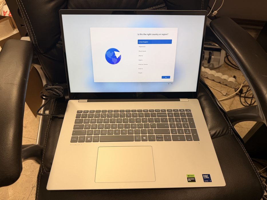 Laptop sigilat Hp OmniBook 7 17” 32gb 2tb Nvidia Geforce RTX 4050 6gb