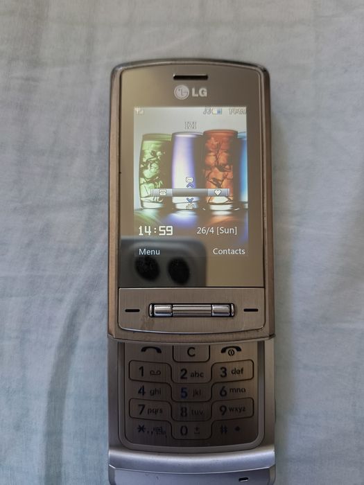 Продам телефон LG KE970 Shine