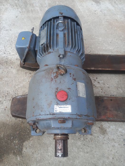 reductor cu motor 11 kw Toshiba / fabricat în Japonia