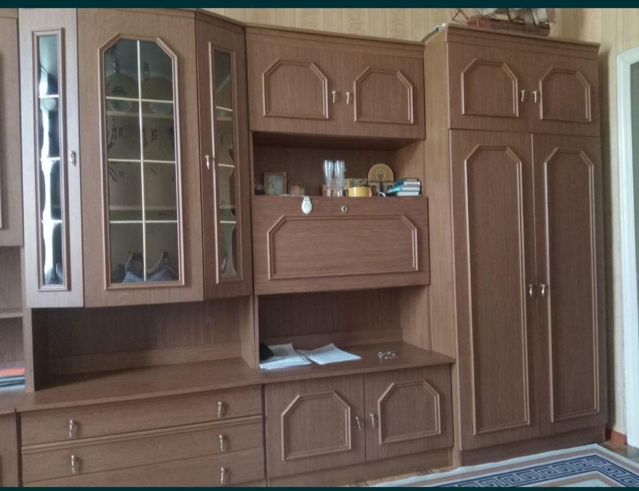 Продам шкаф для зала или хола