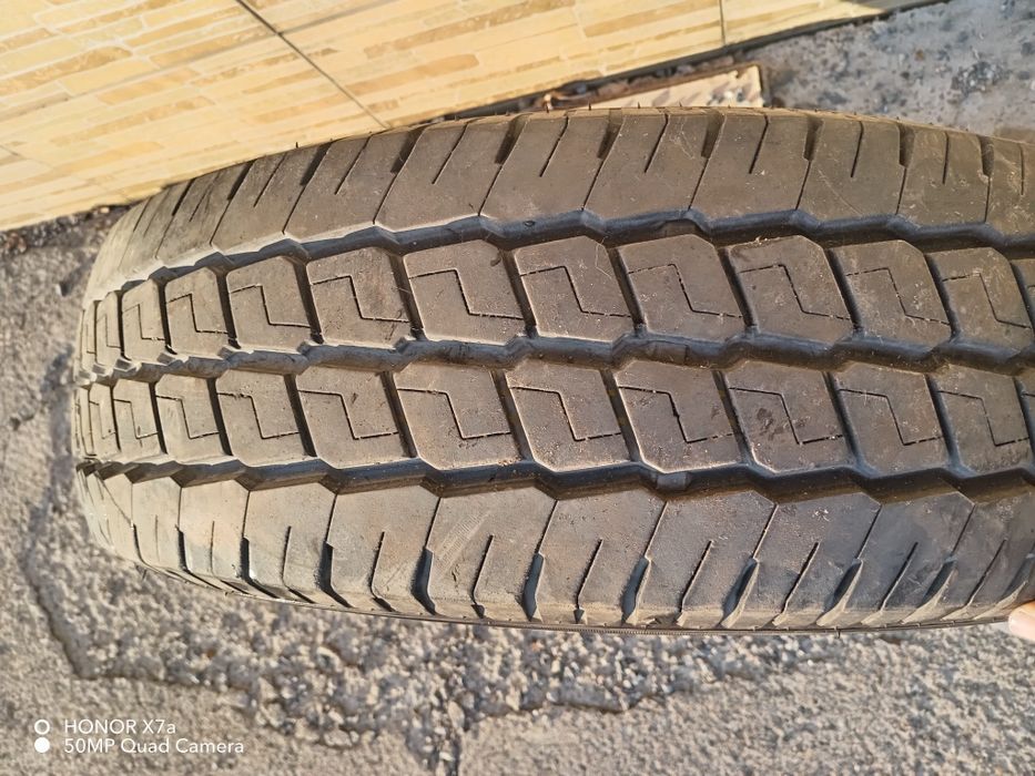 Автошына 225.75.R16C  2 штуки