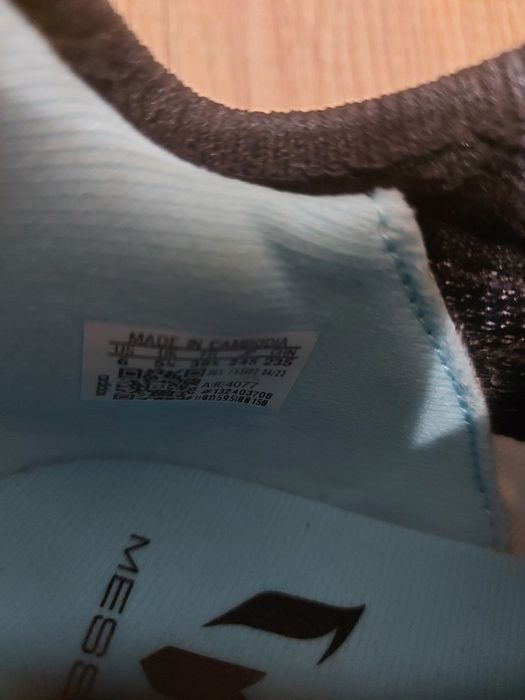 Бутонки чисто нови 38