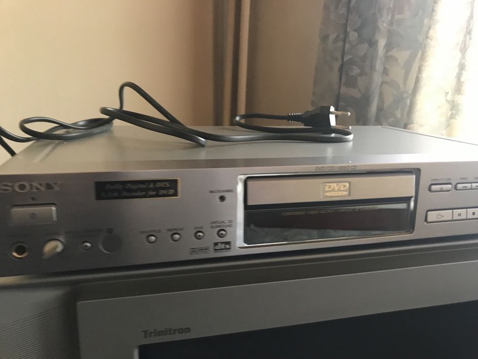 Възпроизвеждащо и записващо DVD “SONY”