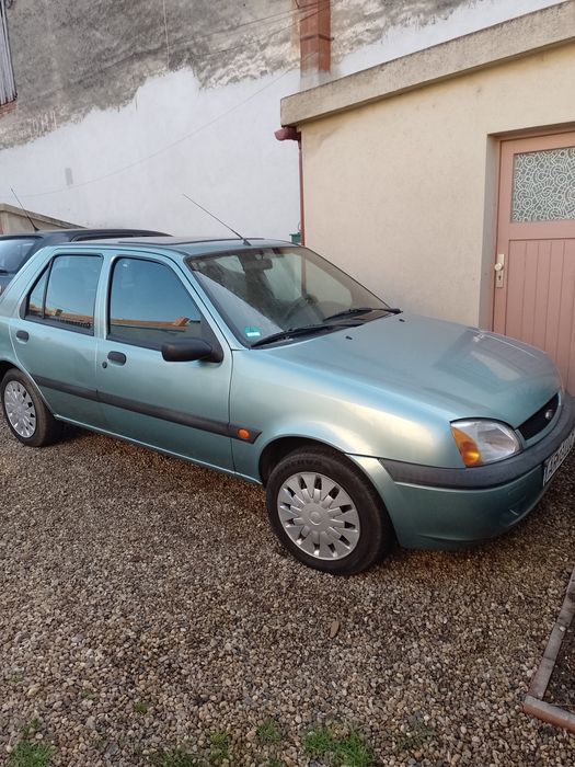 Ford fiesta an de fabricație 2001